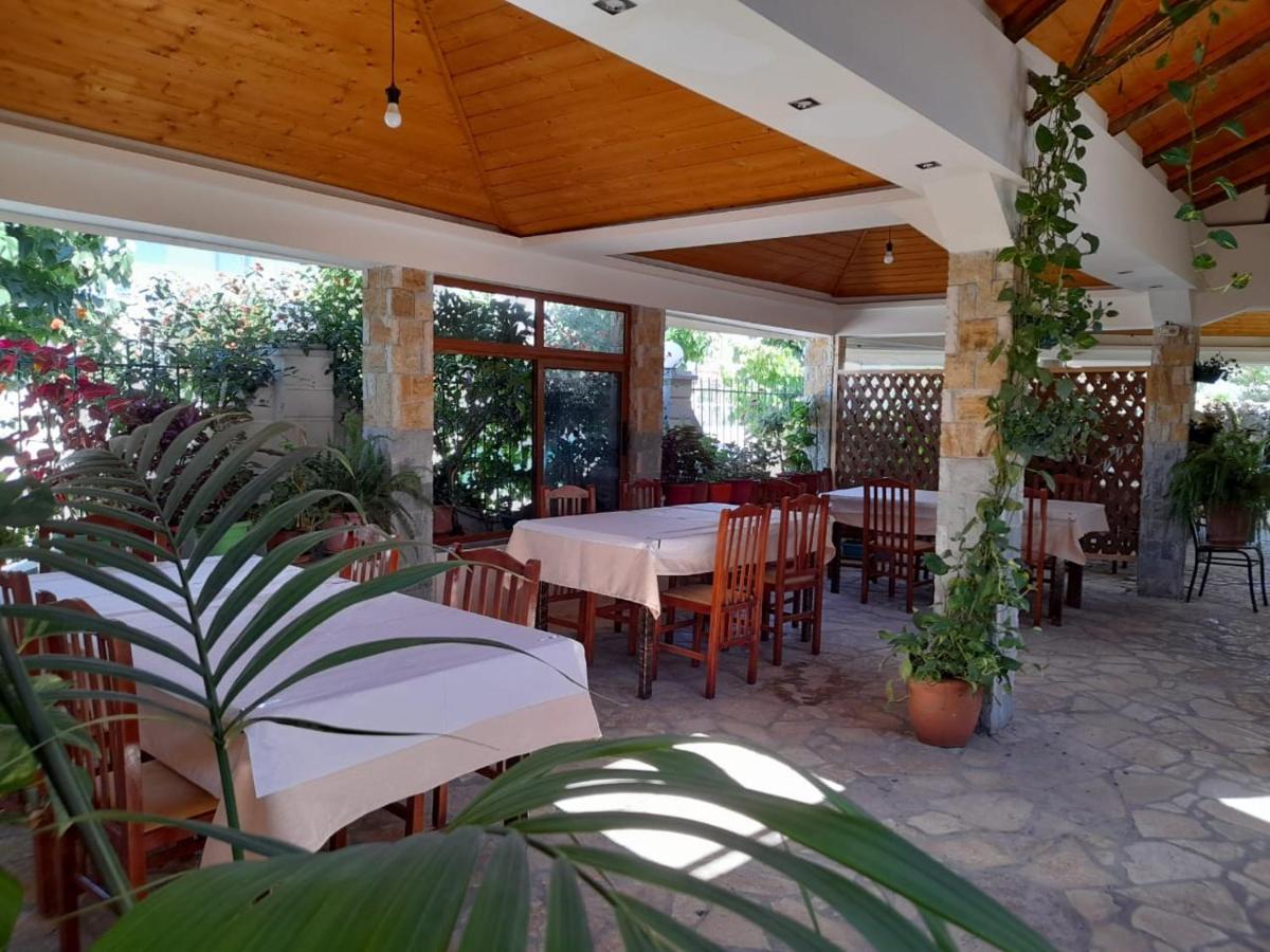 Bar Restorant Hotel Altini Vlore Bagian luar foto