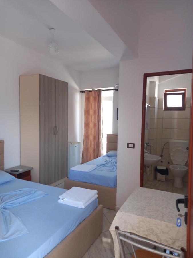 Bar Restorant Hotel Altini Vlore Bagian luar foto