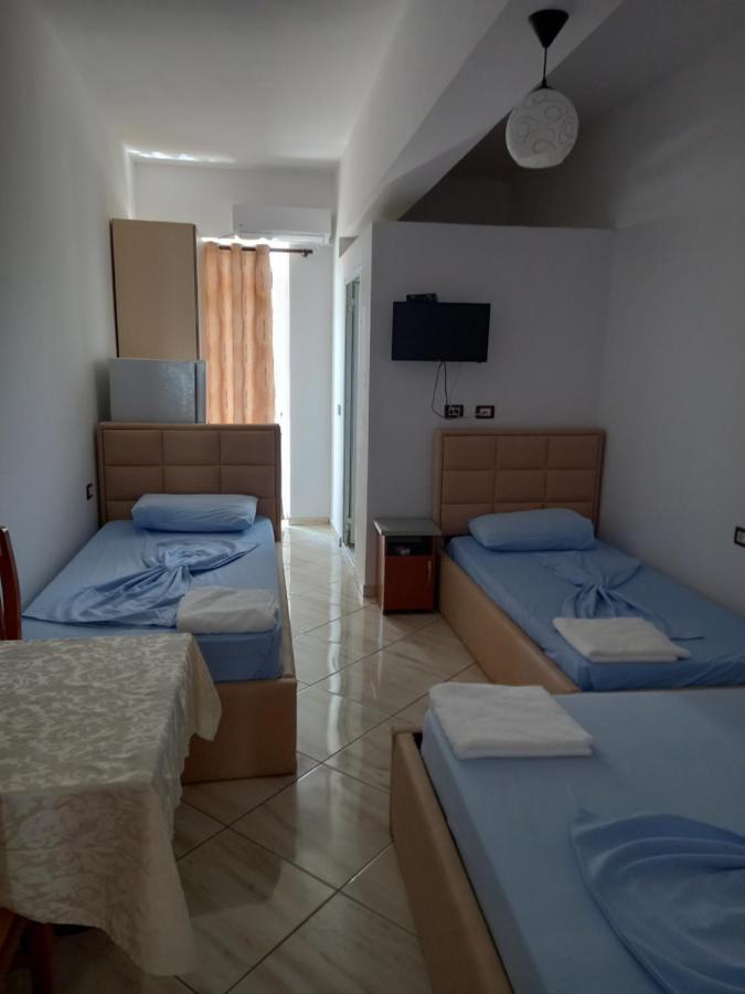 Bar Restorant Hotel Altini Vlore Bagian luar foto