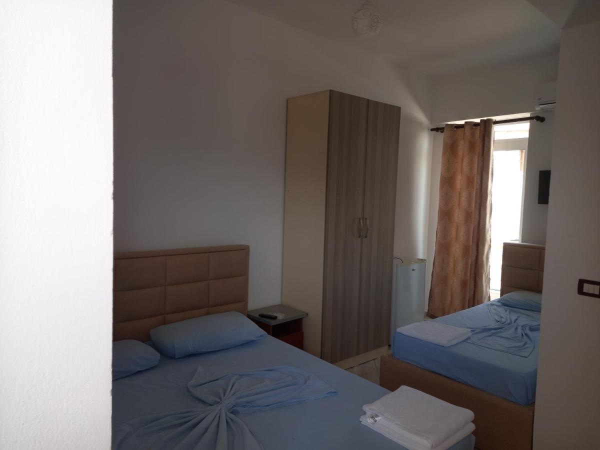 Bar Restorant Hotel Altini Vlore Bagian luar foto